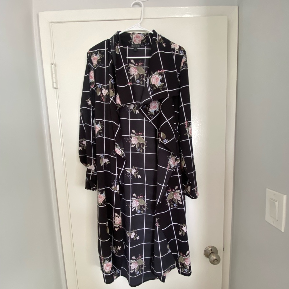 Polyester blend duster, black and floral plaid,pink,white, black,green Tie waist